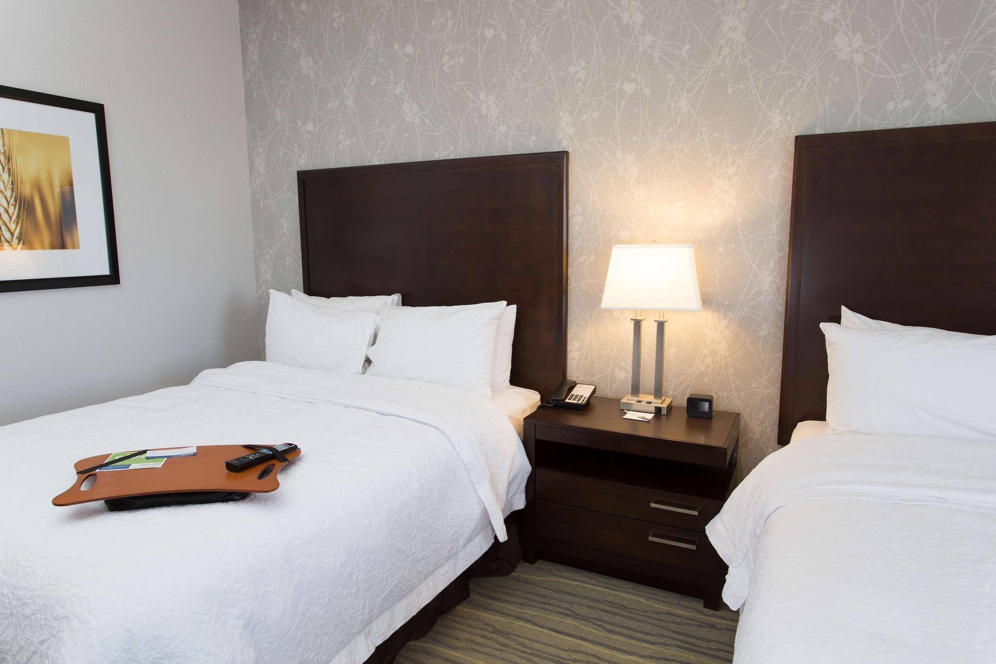 Hampton Inn By Hilton Lloydminster Exterior foto