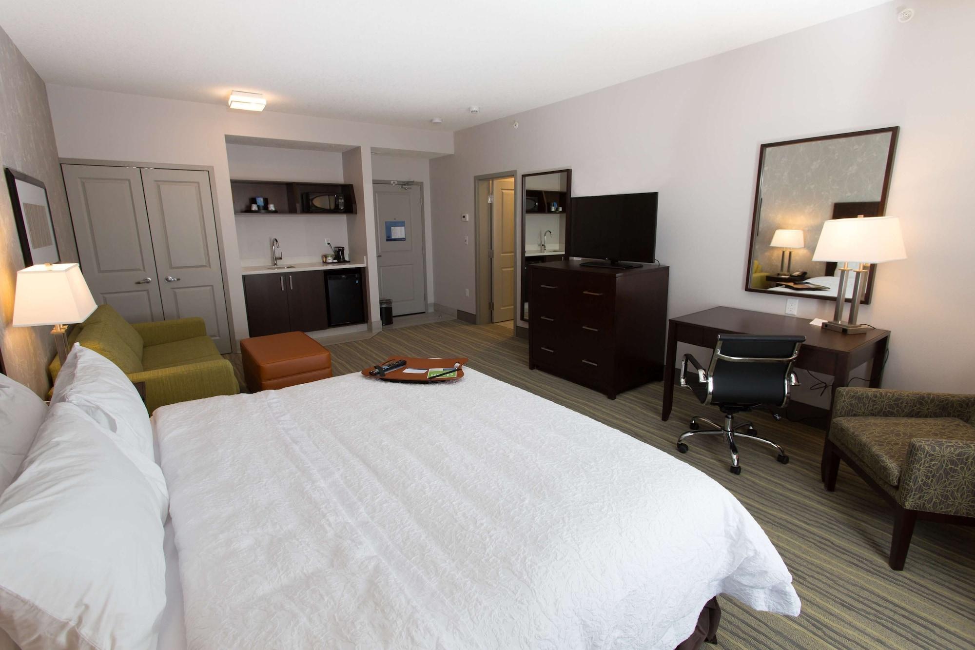 Hampton Inn By Hilton Lloydminster Exterior foto