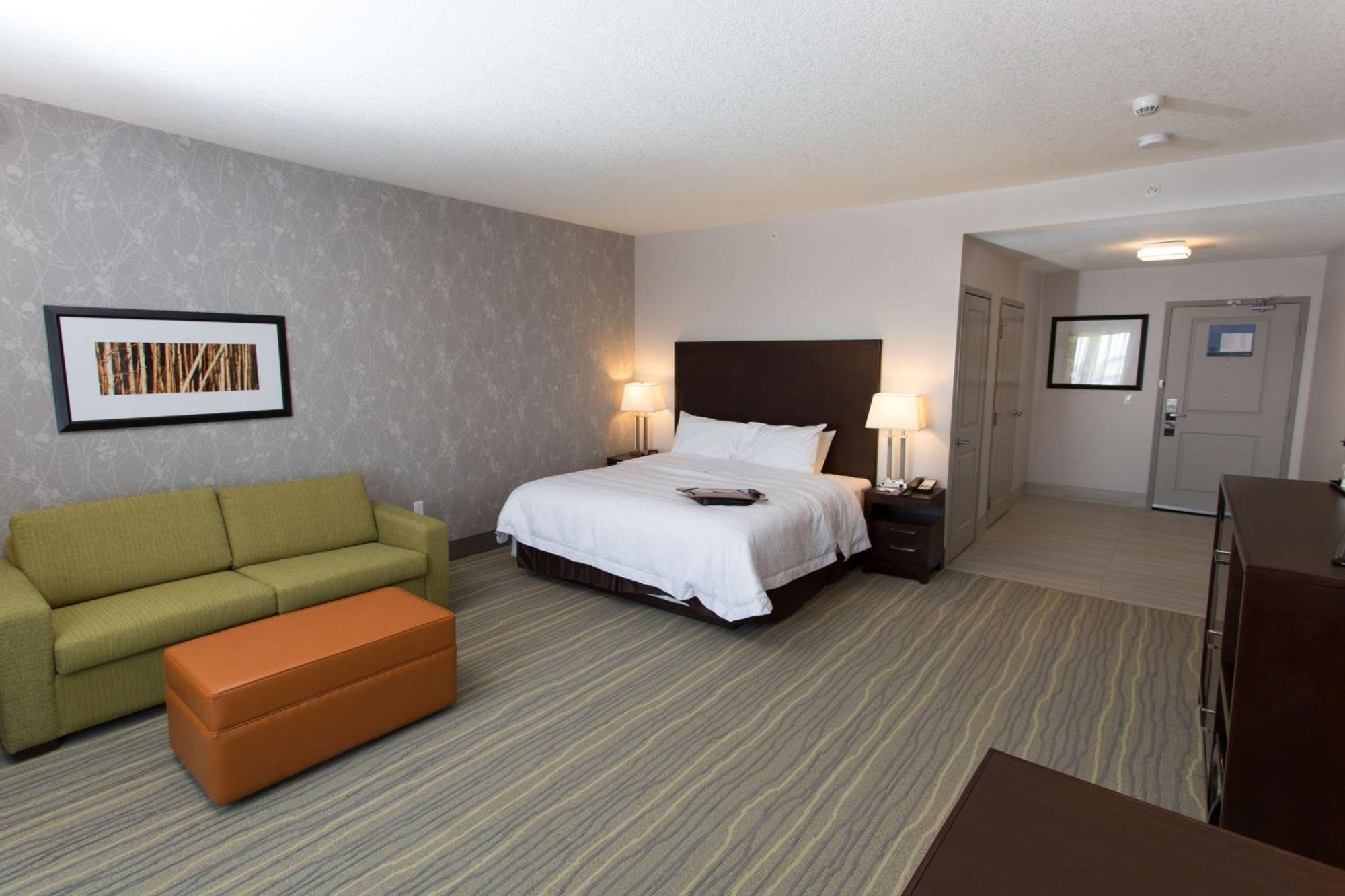 Hampton Inn By Hilton Lloydminster Exterior foto