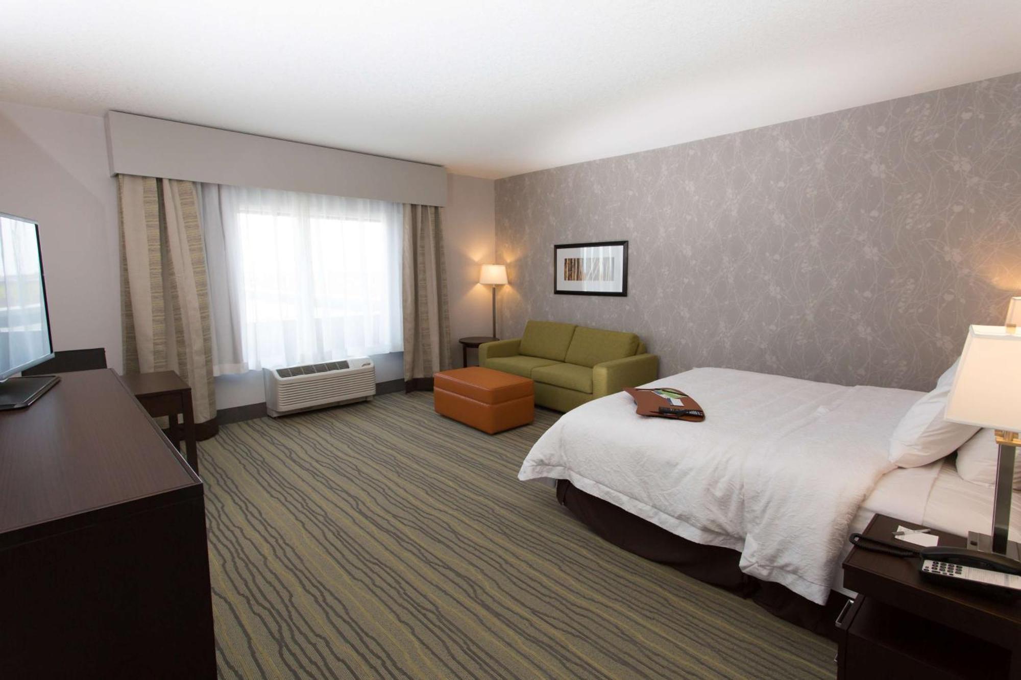 Hampton Inn By Hilton Lloydminster Exterior foto