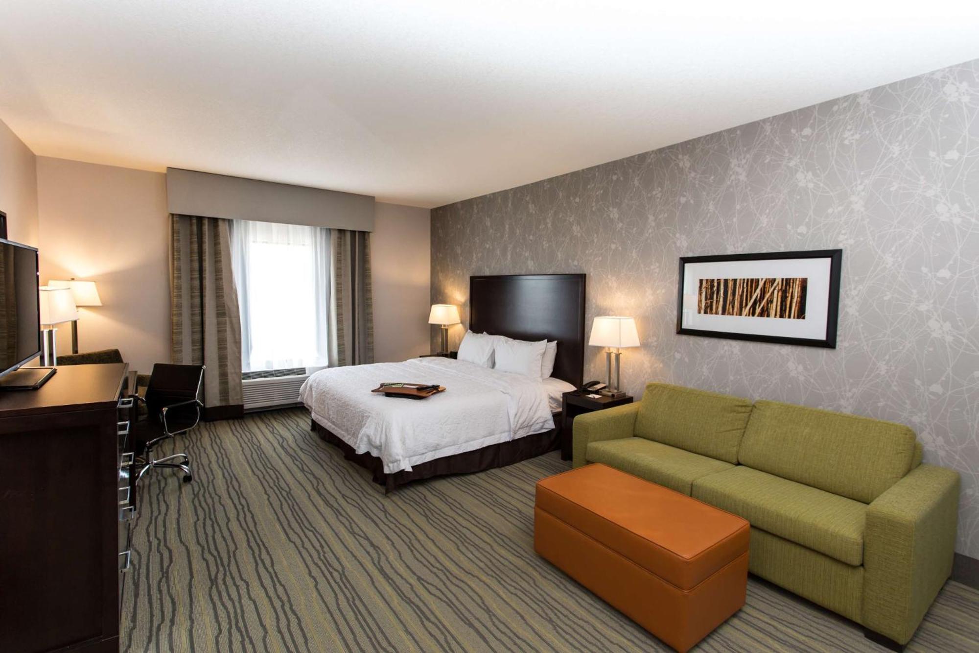 Hampton Inn By Hilton Lloydminster Exterior foto
